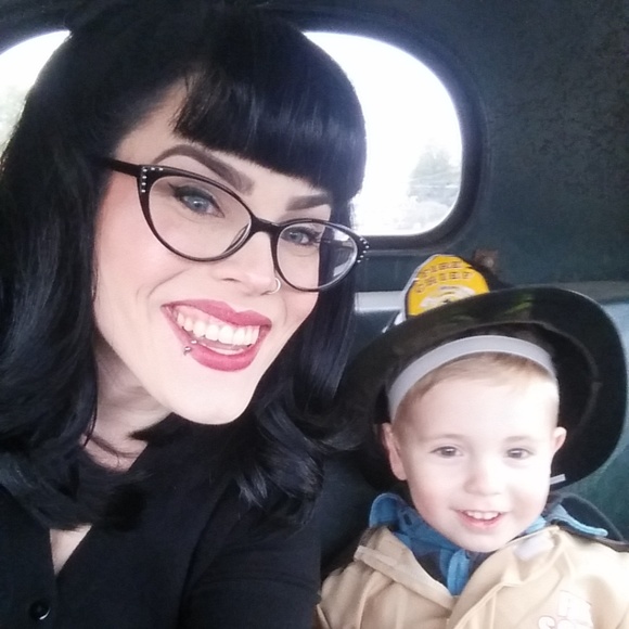 Meet your Posher, Dana - Picture 3 of 8